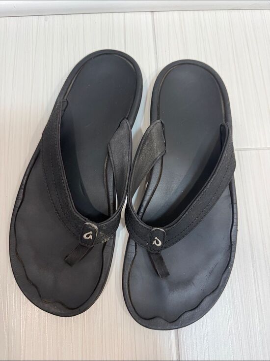 OluKai Shoes - Black Olukai Women’s Flip Flop Sandals - Comfortable Everyday Wear